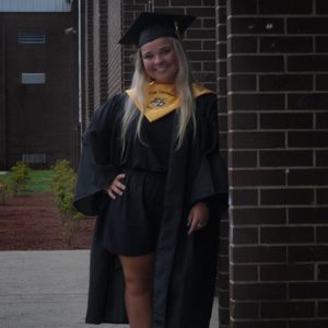 Meet your Posher, Carolina